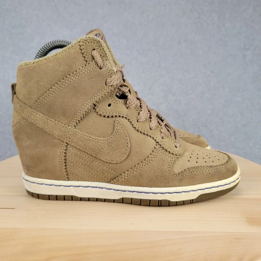 Nike Dunk Sky High Women 6.5 Khaki Suede Hidden Wedge Sneakers 528899-201